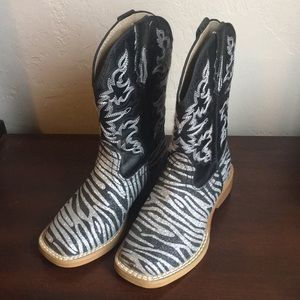 Youth cowboy boot - girls size 9 Roper.
